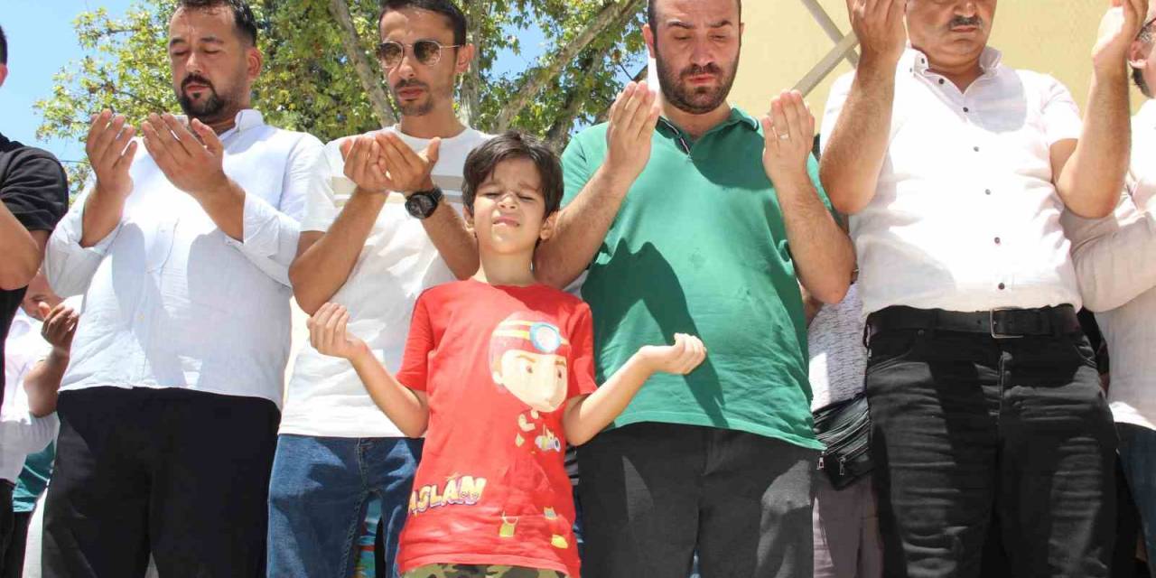 Haniye İçin Manisa’da Gıyabi Cenaze Namazı