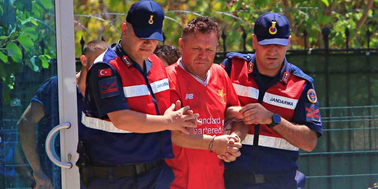 Anne Ve Oğlunun Katil Zanlısı Numune Alınmak Üzere Adli Tıp’a Getirildi