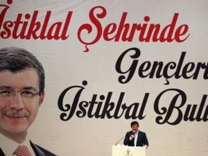 Başbakan Davutoğlu Geçlerle Buluştu