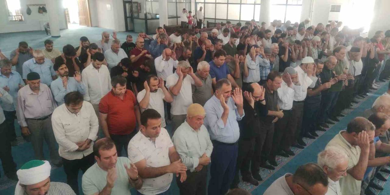 Hamas Siyasi Büro Başkanı Haniye İçin Tatvan’ta Gıyabi Cenaze Namazı Kılındı