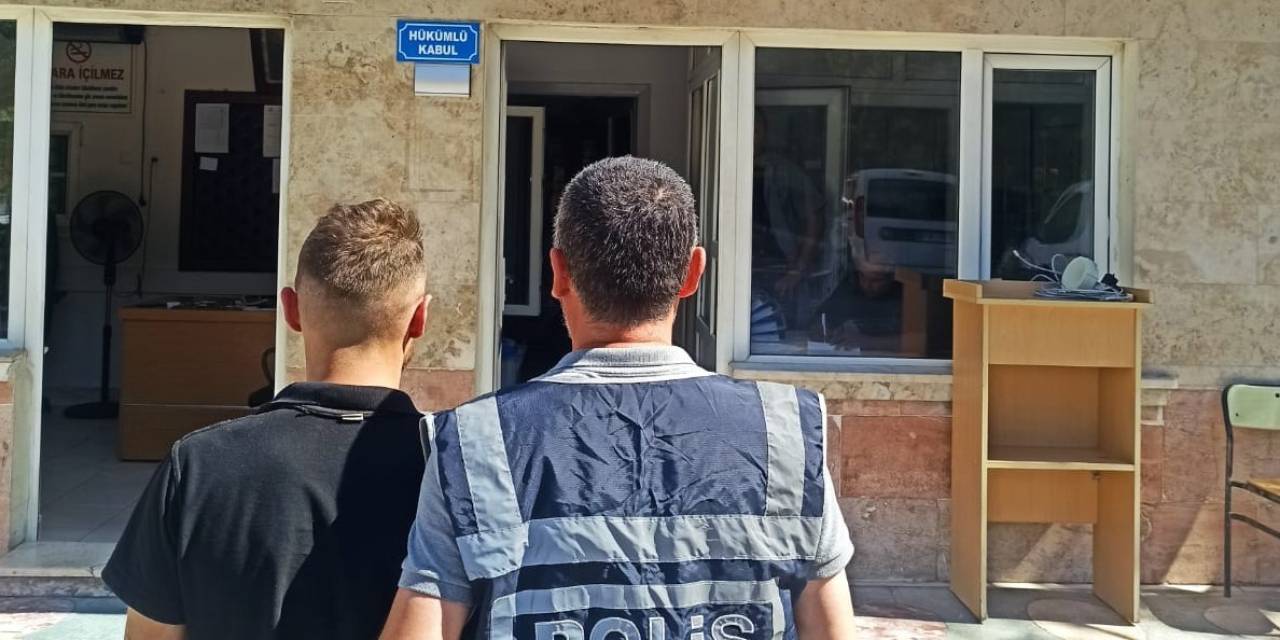 1 Yıl 8 Ay Hapis Cezasıyla Aranan Şahsı Polis Yakaladı