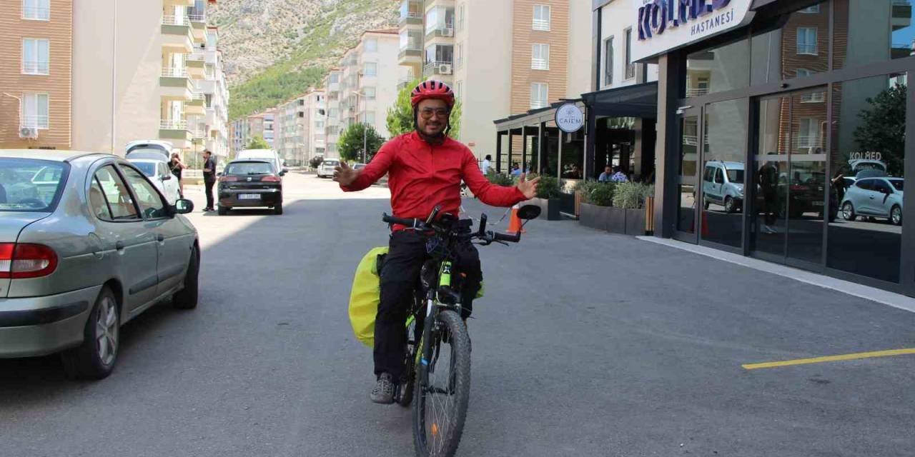 Üç Ülkeyi Bisikletle Dolaşarak 16 Kilo Verdi