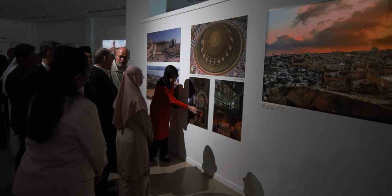 Malezya İslam Sanatları Müzesinde Fotoğraf Sergisi Açıldı