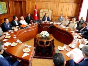 İzmir’de Siyasi Partiler “Centilmenlik” Dedi