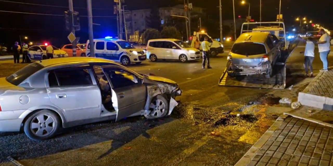 Diyarbakır’da 3 Aracın Karıştığı Zincirleme Kazada 7 Kişi Yaralandı