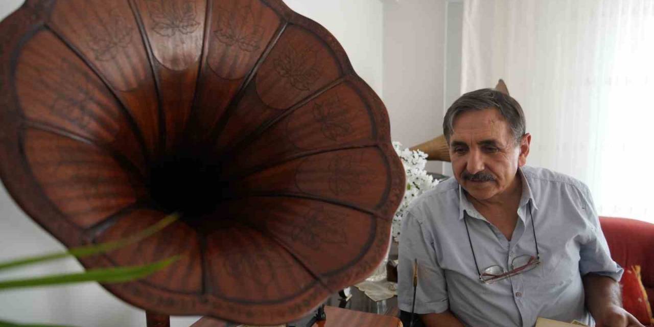 Aldığı Gramofon Bozuk Çıkınca, Türkiye’nin En Eşsiz Koleksiyonunun Sahibi Oldu
