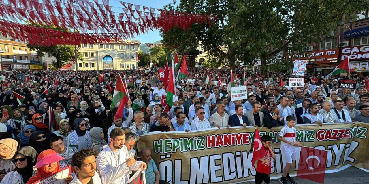 Bursa’da Binlerce Kişi Filistin Ve Haniye İçin Yürüdü