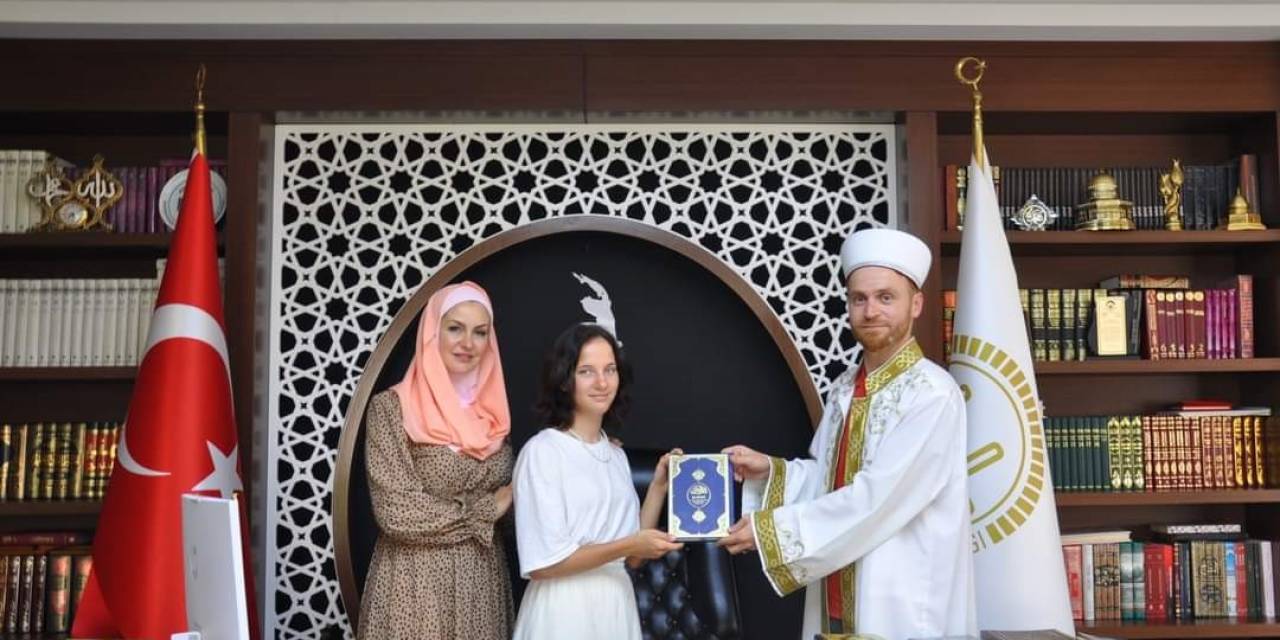 Tatil İçin Geldikleri Alanya’da Müslüman Oldular