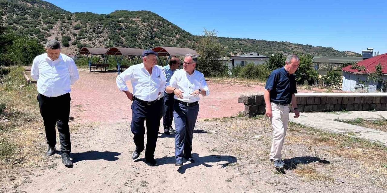 Başkan Özdoğan Vatandaşların Taleplerini Dinliyor