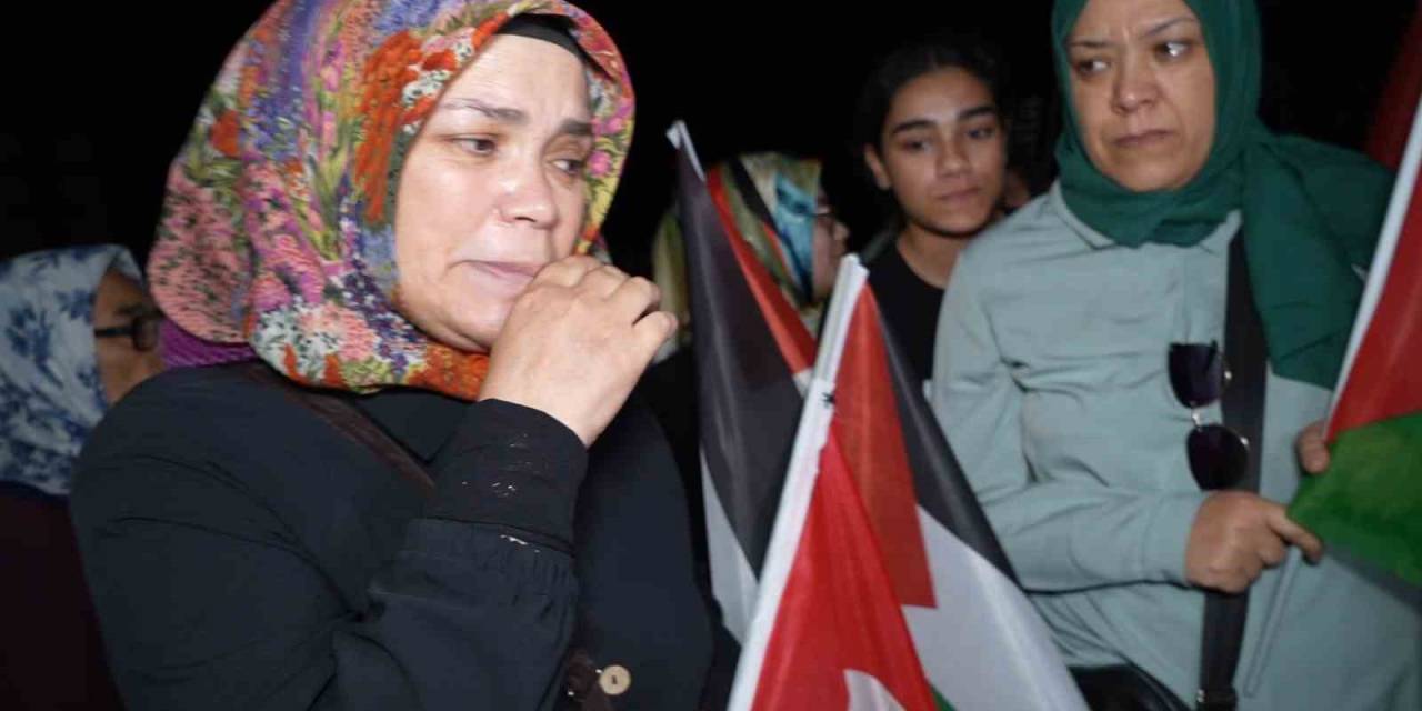 Gözyaşları Filistin İçin Aktı: "Sadece Dua Edebiliyorum"