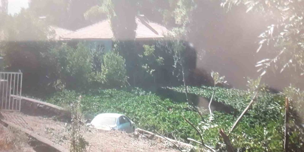 Malatya’da Otomobil Şarampole Uçtu: 3 Yaralı