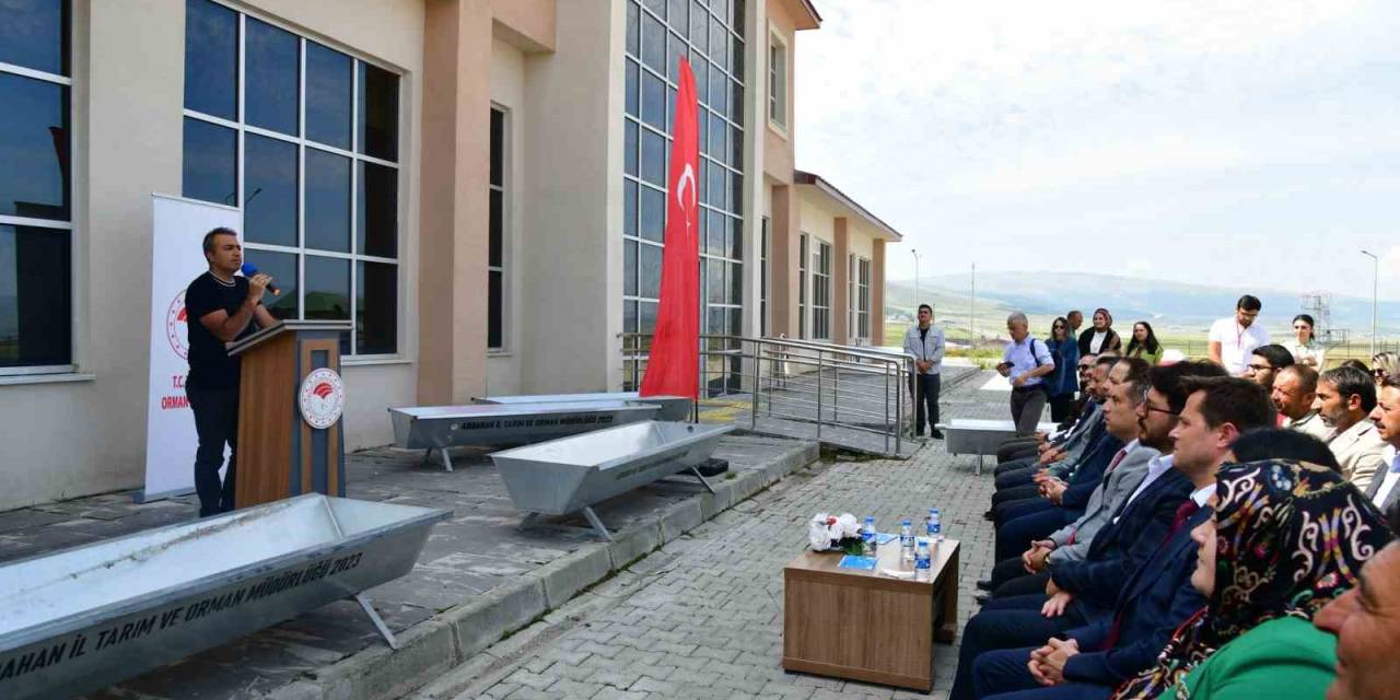 15 Köye Hayvan Sulama Kürünleri Tahsis Edildi