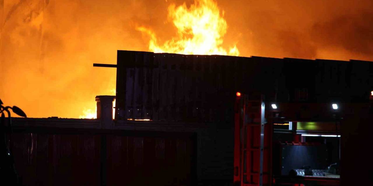 Konya’da Plastik Atık Dönüşüm Fabrikasında Yangın