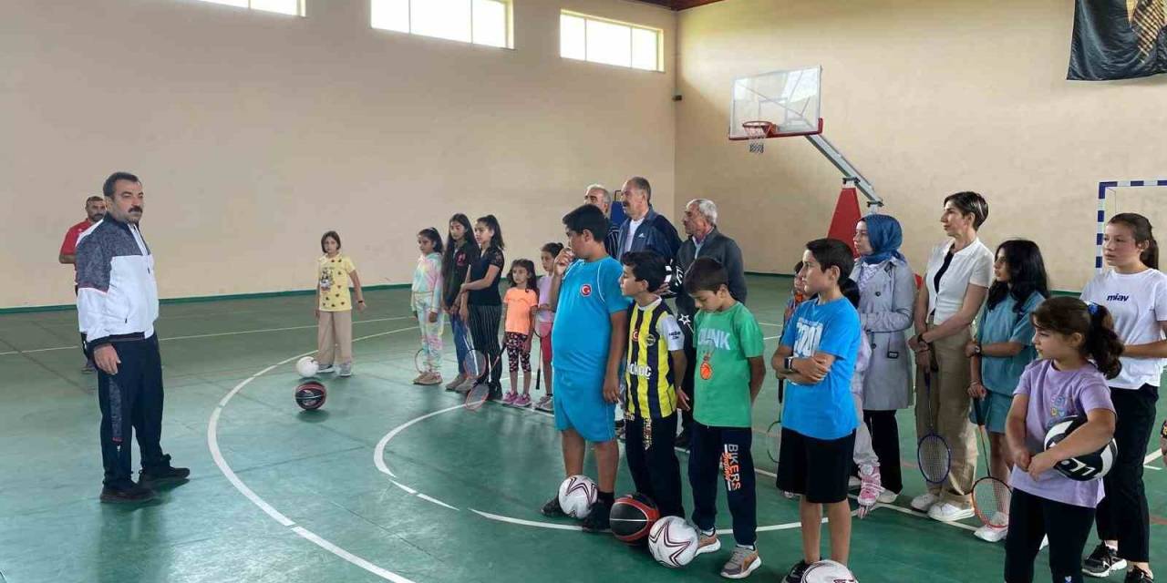 Arpaçaylı Çocuklar Yaz Tatilini Spor Yaparak Geçiriyor