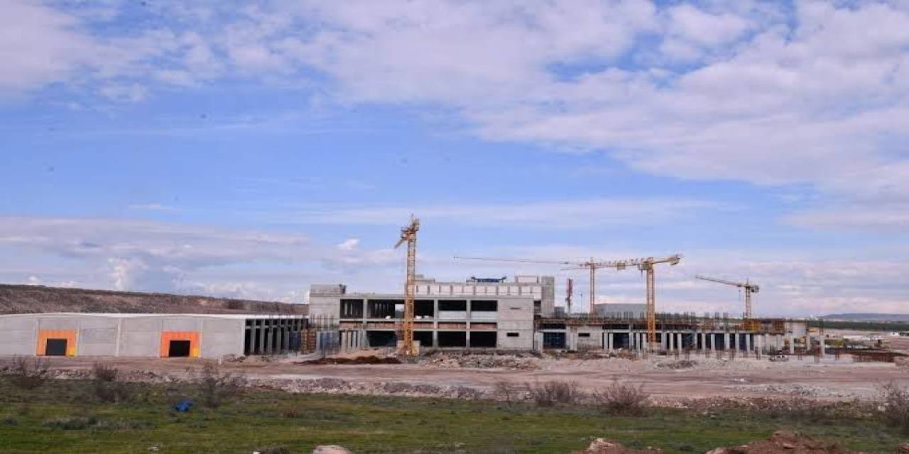 Gönen’de İnşaattan Düşen İşçi Hayatını Kaybetti