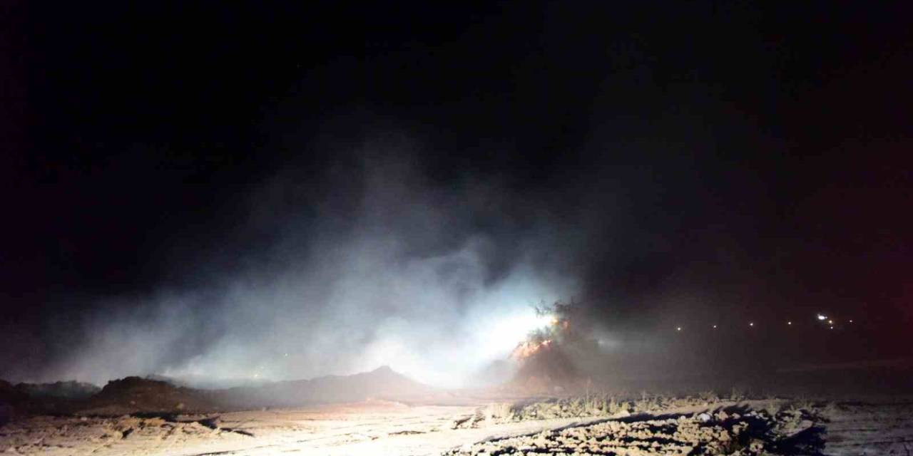 Kayseri’de 200 Ton Saman Alev Aldı, 78 Hayvan Karbon Monoksit Gazından Etkilendi