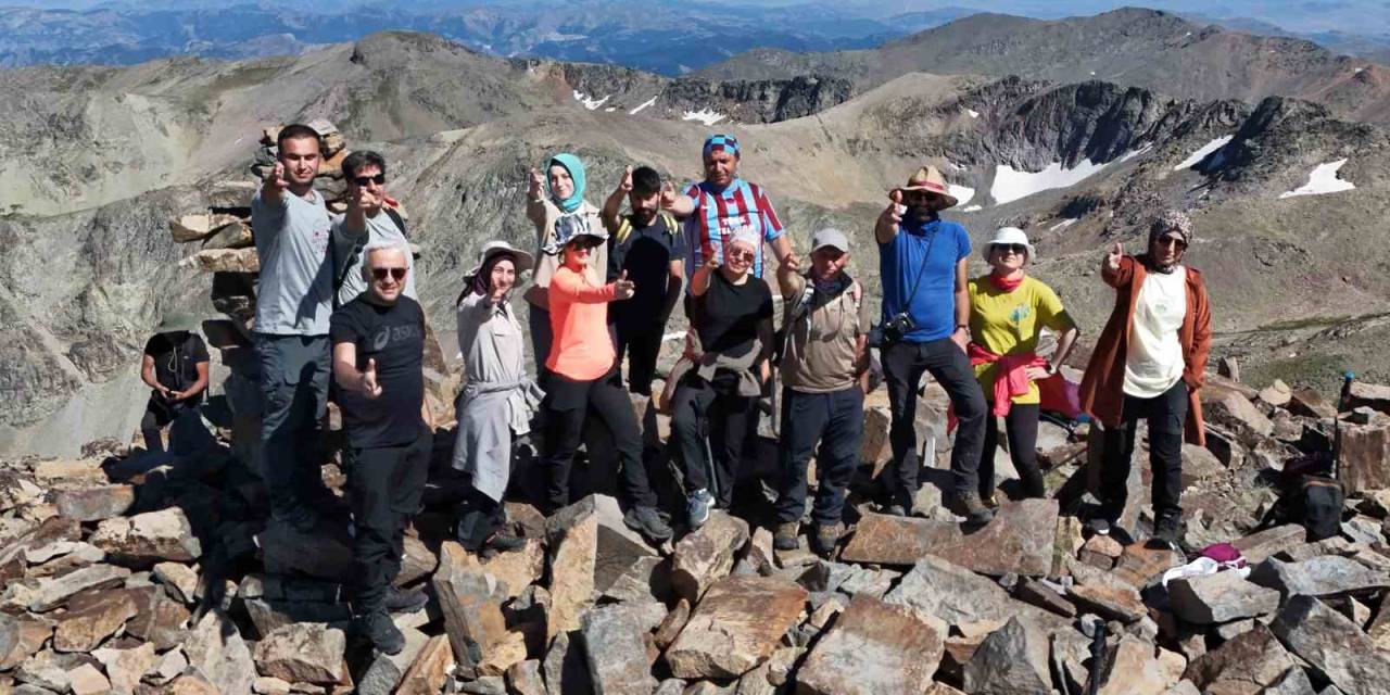 3 Bin 333 Metrede Yusuf Dikeç Pozu Verdiler