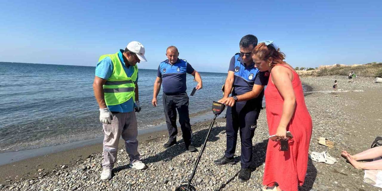 Depremde Vefat Eden Annesinden Kalan Yüzüğü Kaybeden Genç Kızın Paylaşımı Sonrası Ekipler Karış Karış Sahili Arıyor