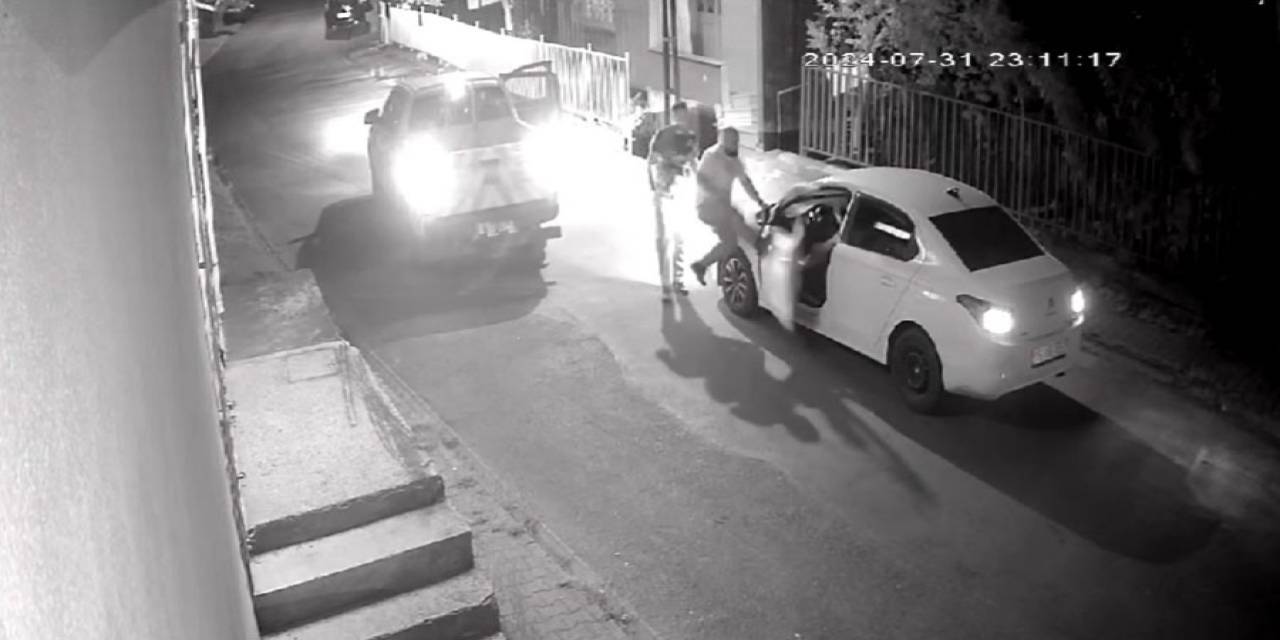 Ümraniye’de Resmi Araç İle Yol Kesen İbb Çalışanları Sürücüyü Darp Etti