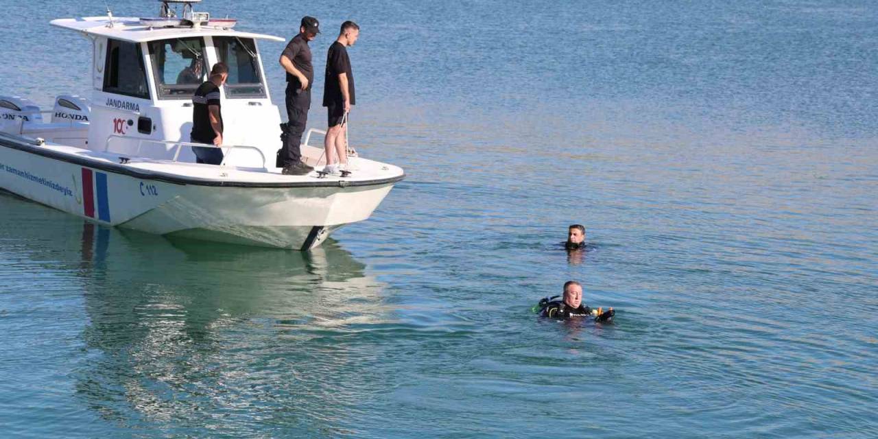 Baraj Gölüne Giren Genç Kayboldu, Arama Çalışmaları Sürüyor