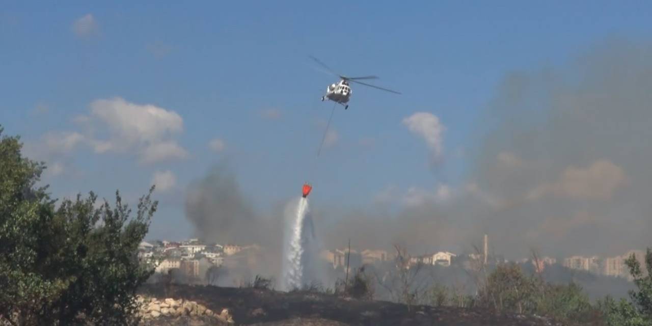 Avcılar’da Otluk Alanda Çıkan Yangın Helikopter Yardımıyla Söndürüldü