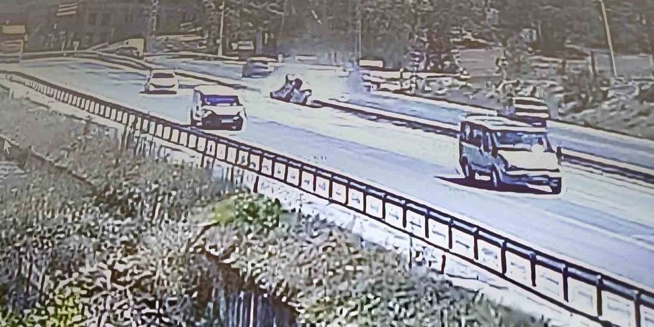 Sancaktepe’de Bir Otomobilin Kaza Anı Kamerada