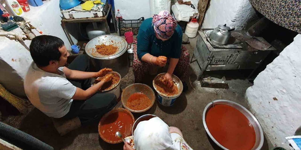 Kışlık Lezzetler Şimdiden Hazır Ediliyor