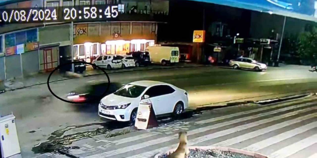 Otomobilin Çarptığı Bisikletli Çocuk Metrelerce Havaya Uçtu, O Anlar Kamerada