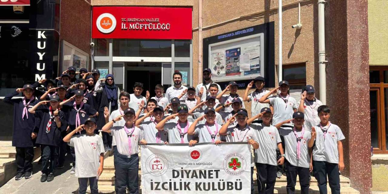 İzciler Kamp İçin Uğurlandı