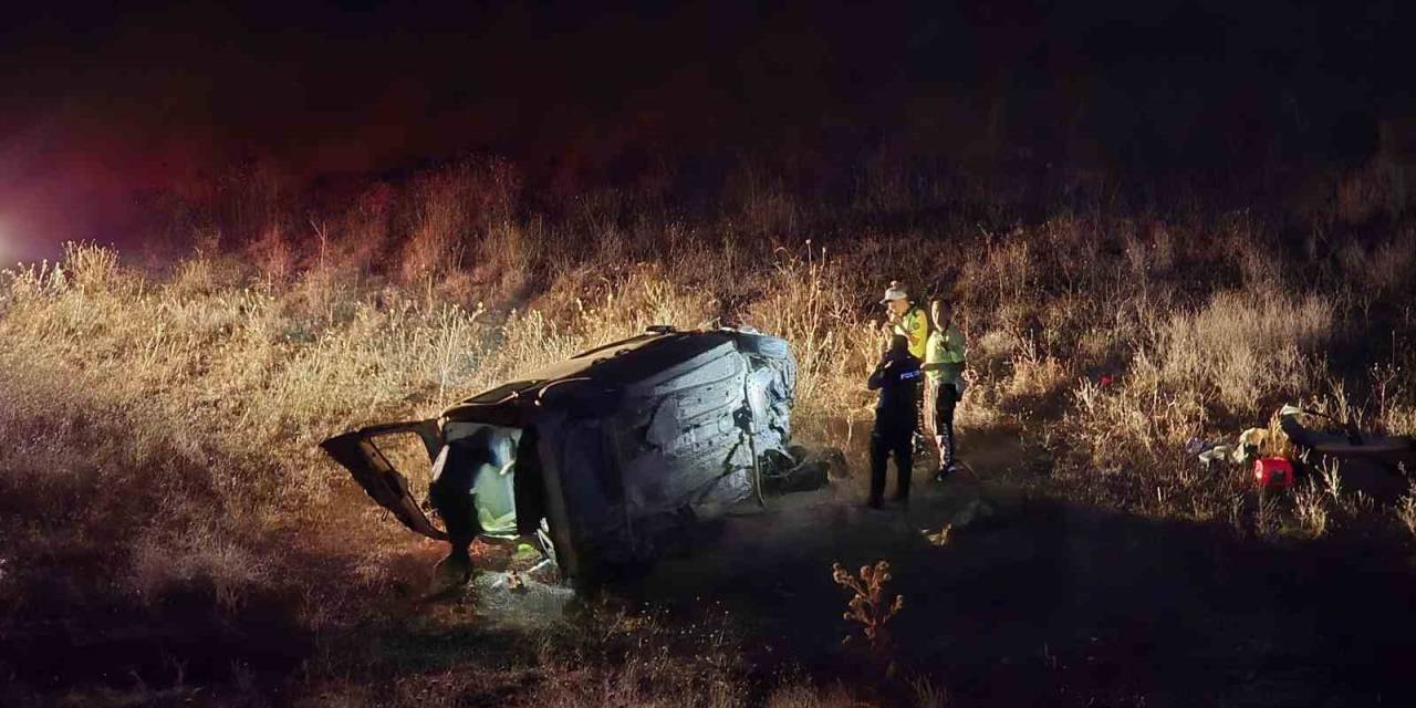 Yoldan Çıkan Hafif Ticari Araç 150 Metreden Şarampole Uçtu