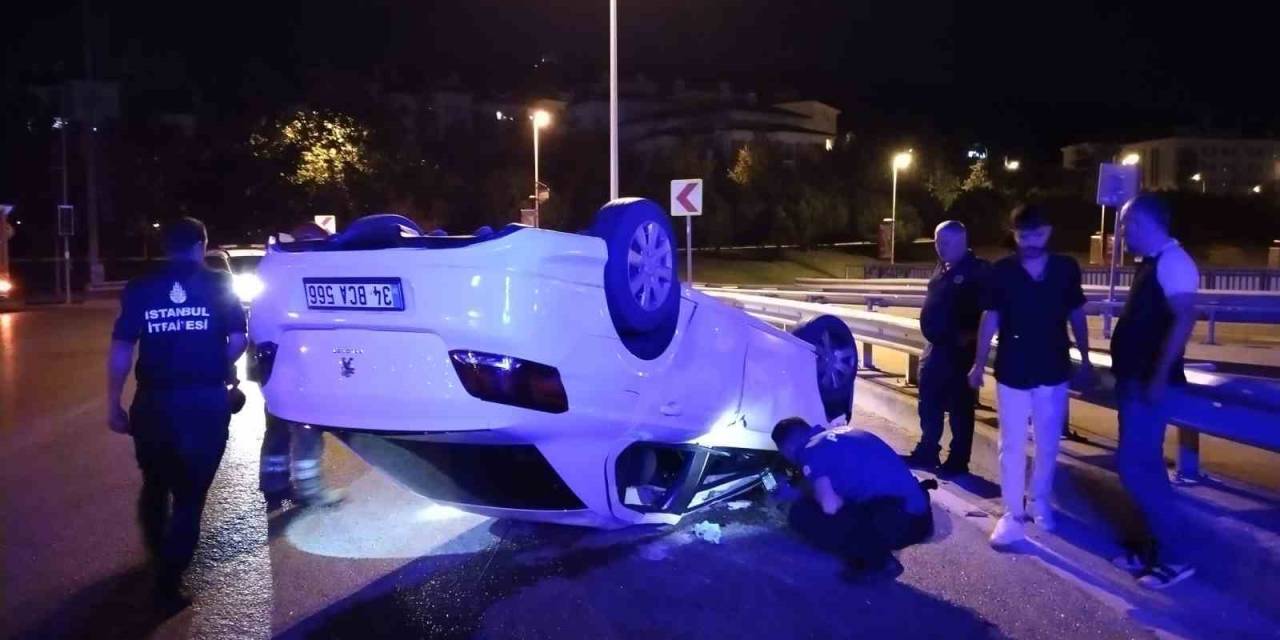 Ümraniye’de Kontrolden Çıkan Otomobil Takla Attı: 2 Yaralı