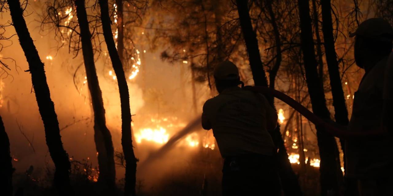 Bozdoğan’daki Orman Yangınında Ekiplerin Zorlu Mücadelesi Gece Boyunca Sürdü