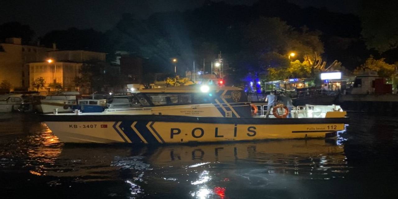 Sarıyer’de 4 Kişinin İçinde Olduğu Tekne Battı: 3 Kişi Ve 1 Köpek Yüzerek Kurtuldu, 1 Kişi Kayıp