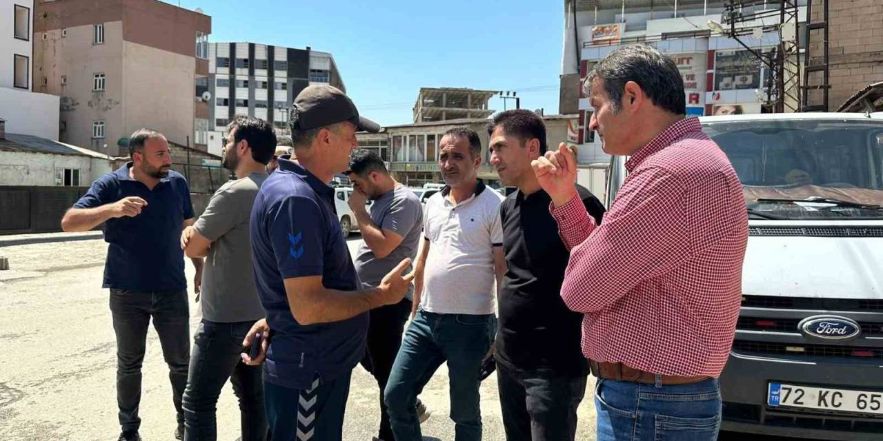 Yüksekova’da Birçok Cadde Ve Sokakta Elektrik Direkleri Kalkıyor