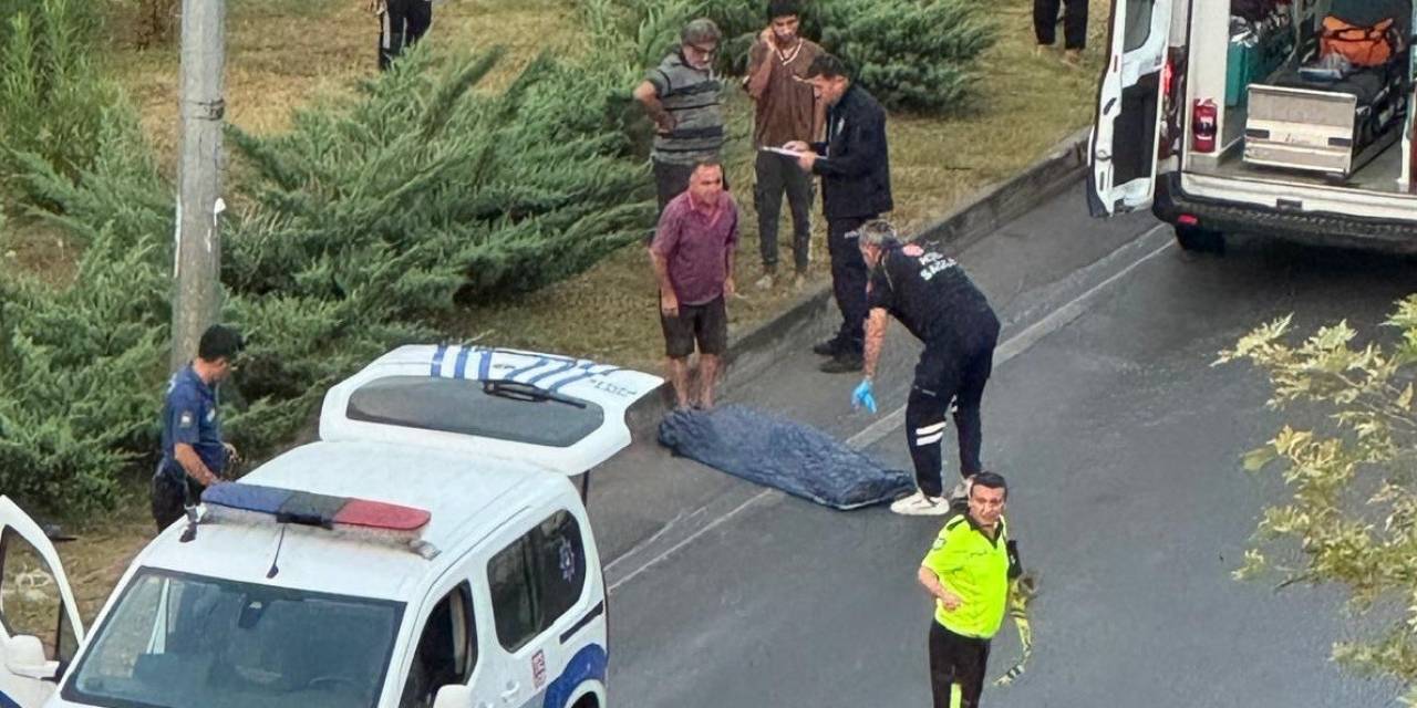 Refüje Çarpan Motosikletin Sürücüsü Hayatını Kaybetti