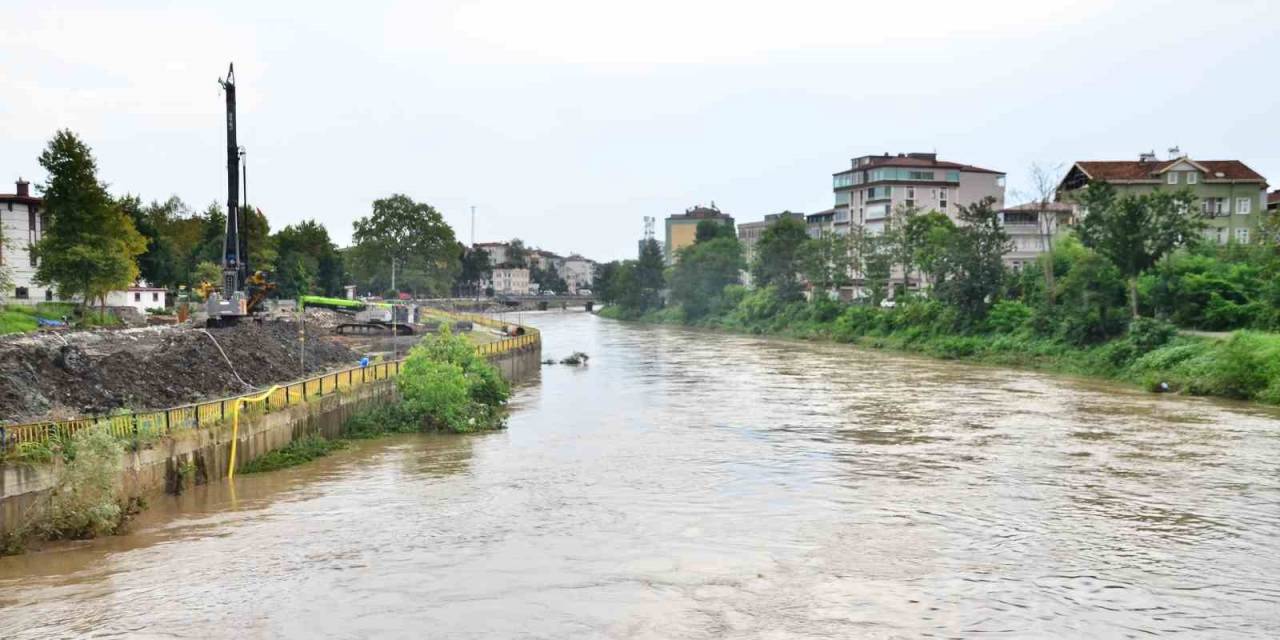 Terme Çayı Taşma Noktasına Geldi