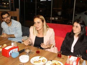 Ak Parti’li Kartal, Sabancı Üniversitesi Öğrencileri İle Buluştu