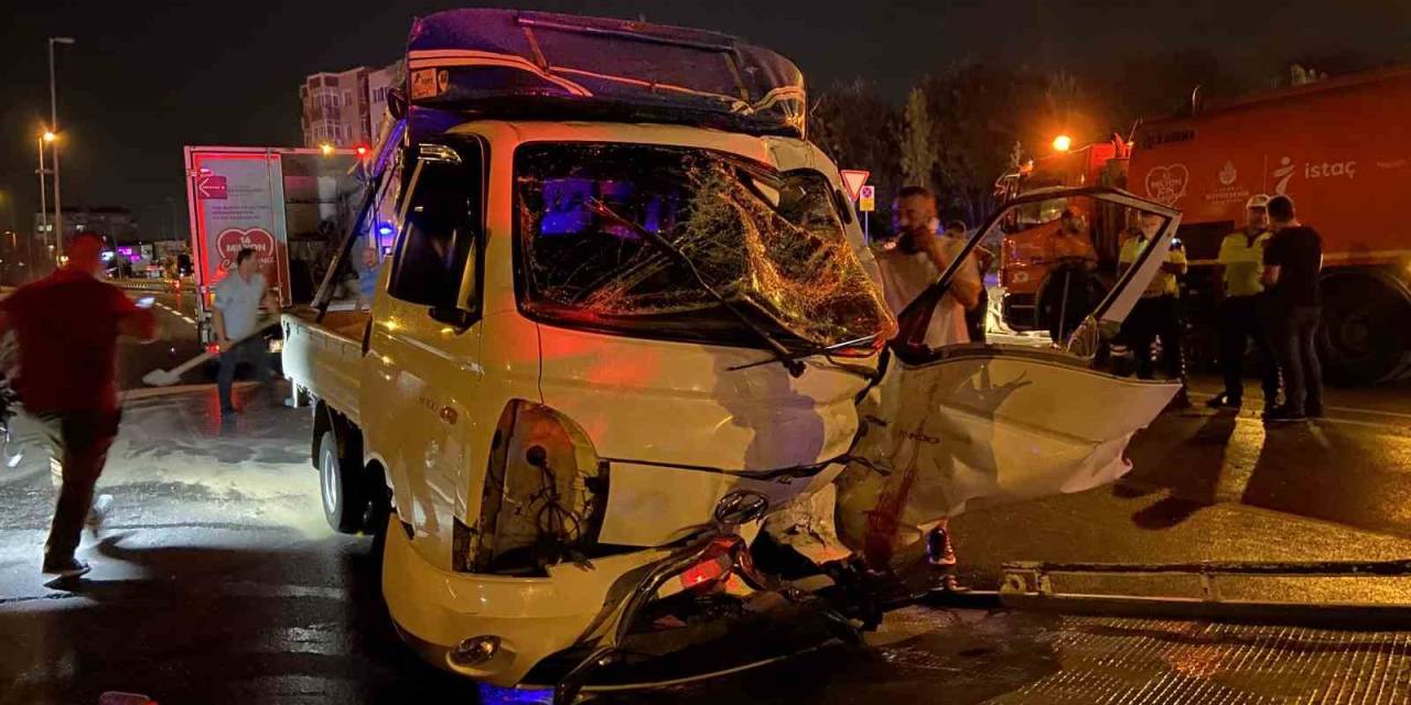 Gaziosmanpaşa’da Başlayan Polis Kovalamacası Küçükçekmece’de Kazayla Bitti: 1’i Ağır 5 Yaralı