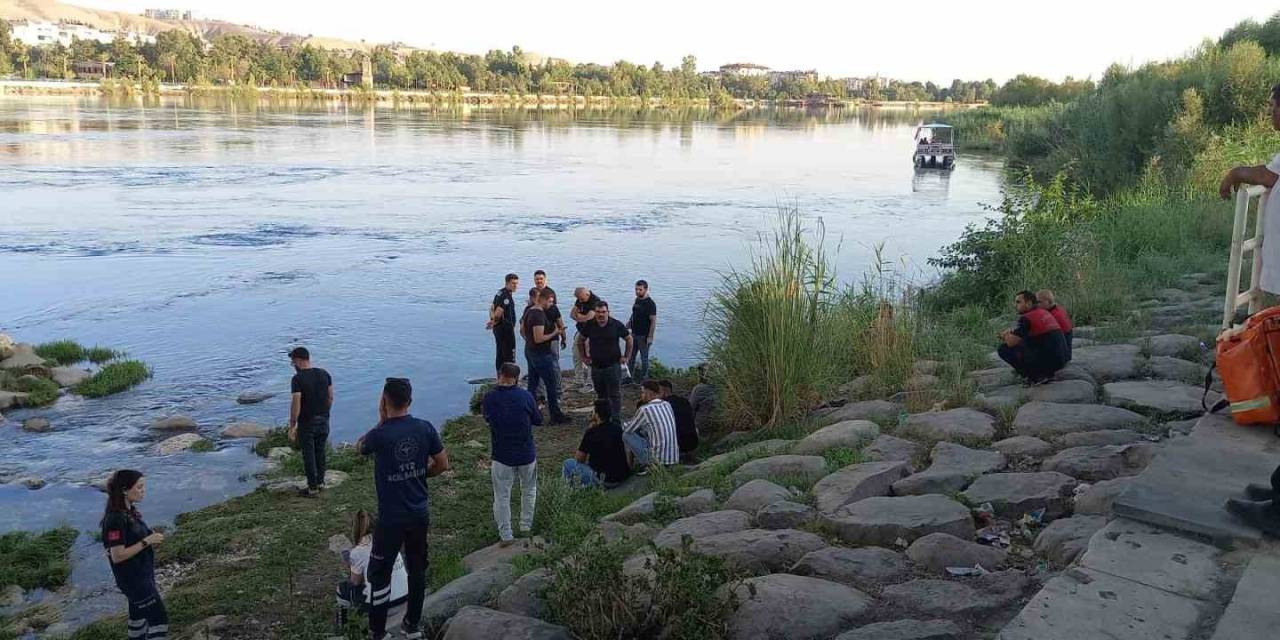 Şanlıurfa’da Serinlemek İçin Baraja Gölüne Giren Çocuk Boğuldu