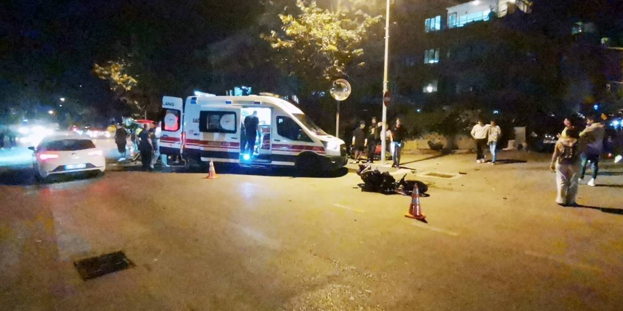 Mudanya’da Motosiklet Otomobile Çarptı: 2 Yaralı