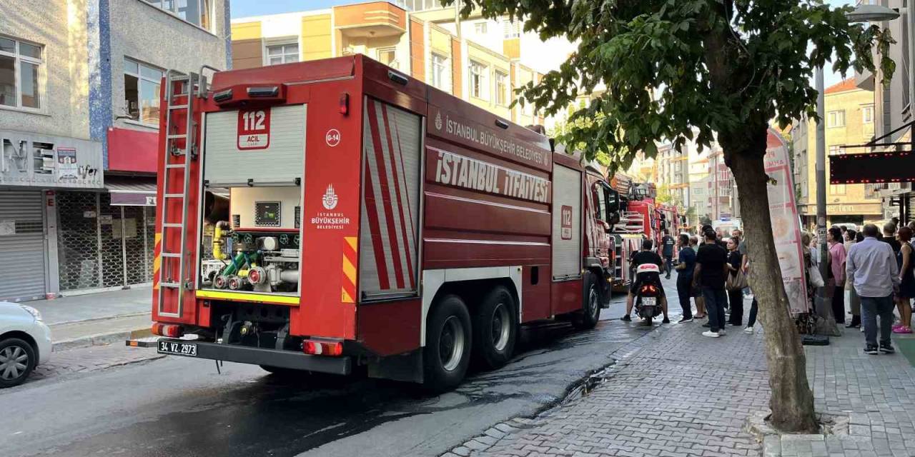 Avcılar’da Klima Ünitesi Patlayan Daire Kullanılamaz Hale Geldi