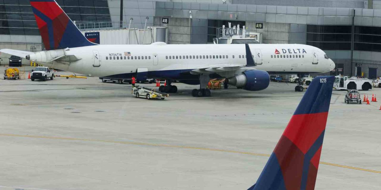 Abd’de Havaalanında Uçak Lastiği Değişim Sırasında Patladı: 2 Ölü, 1 Yaralı