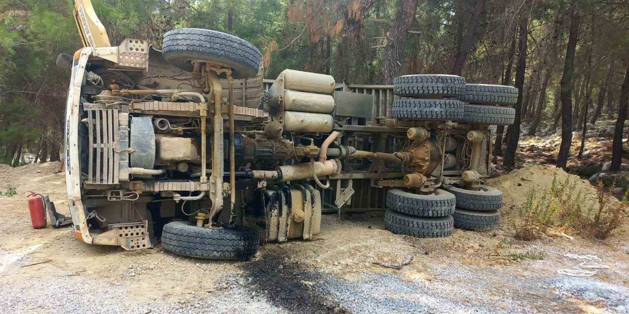 Alanya’da Hafriyat Kamyonu Devrildi: 1 Yaralı