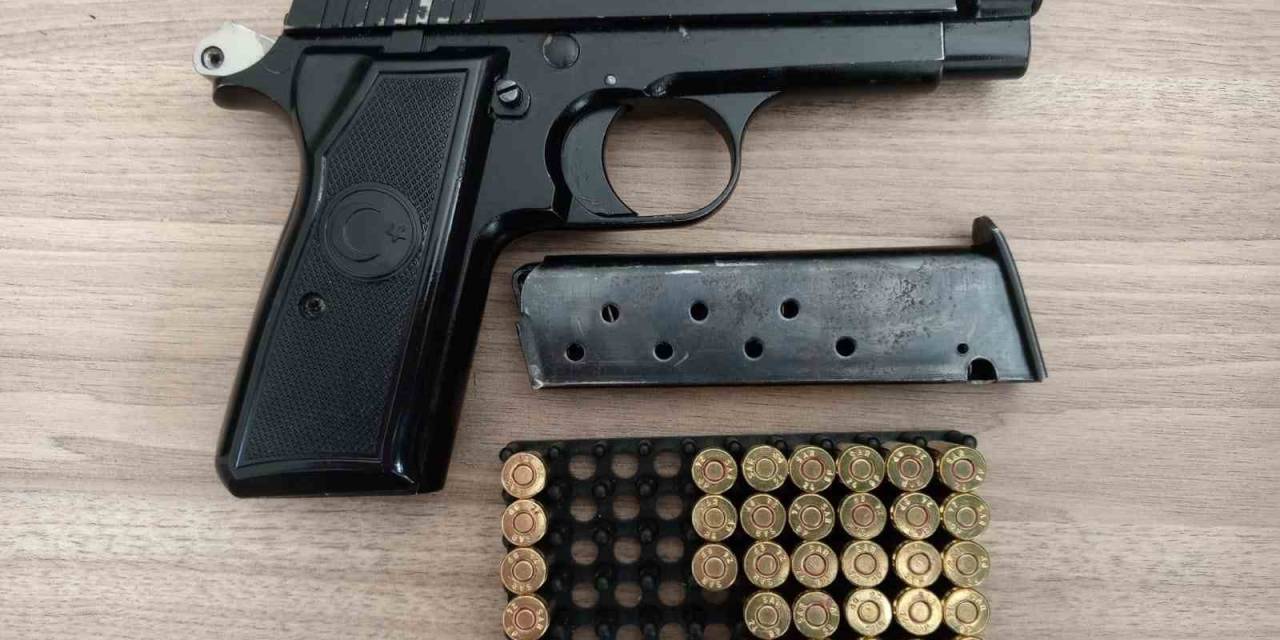 Camdan Giren Maganda Kurşunu Televizyona İsabet Etti