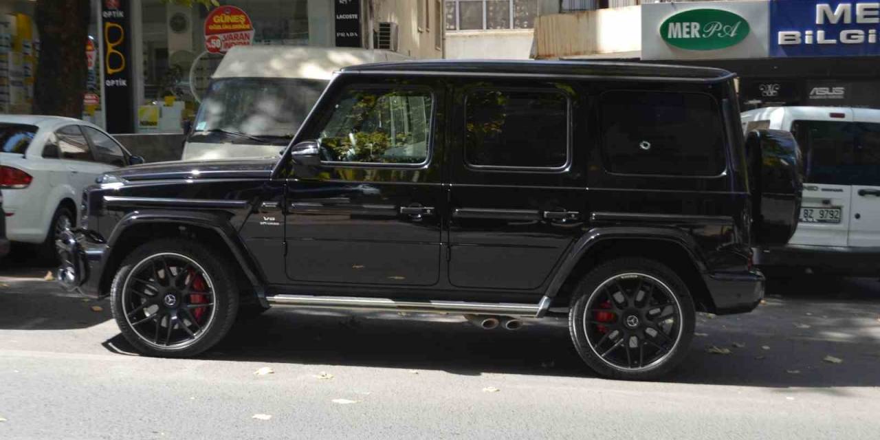 Araç İçinde Ateşlenen Silahtan Çıkan Mermi Başka Bir Araca İsabet Etti: 2 Yaralı