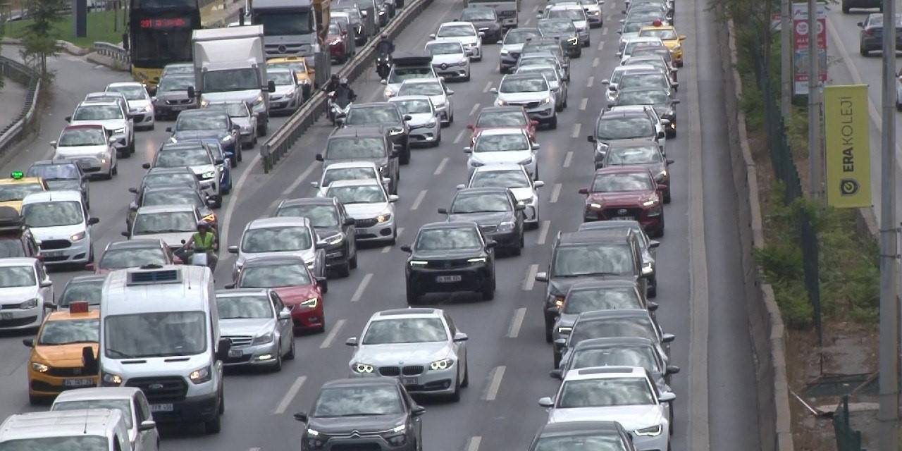 İstanbul Anadolu Yakası İki Mevsimi Aynı Anda Yaşadı