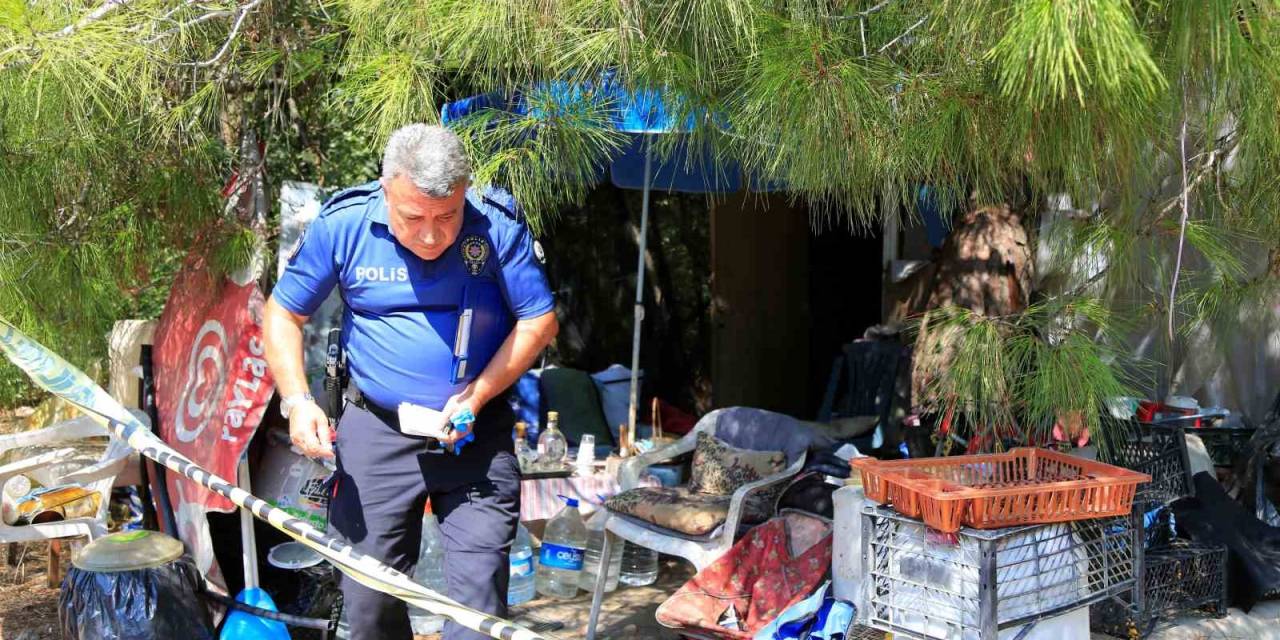 Barakadaki Arkadaşının Ölümünü "Değnekle Dürttüm, Baktım Ölmüş" Diye Anlattı