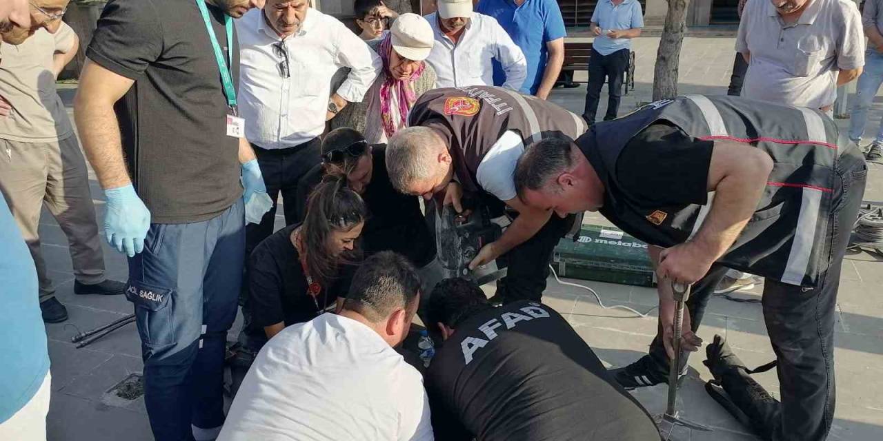 Kars’ta Bacağı Boruya Sıkışan Çocuk Kurtarıldı