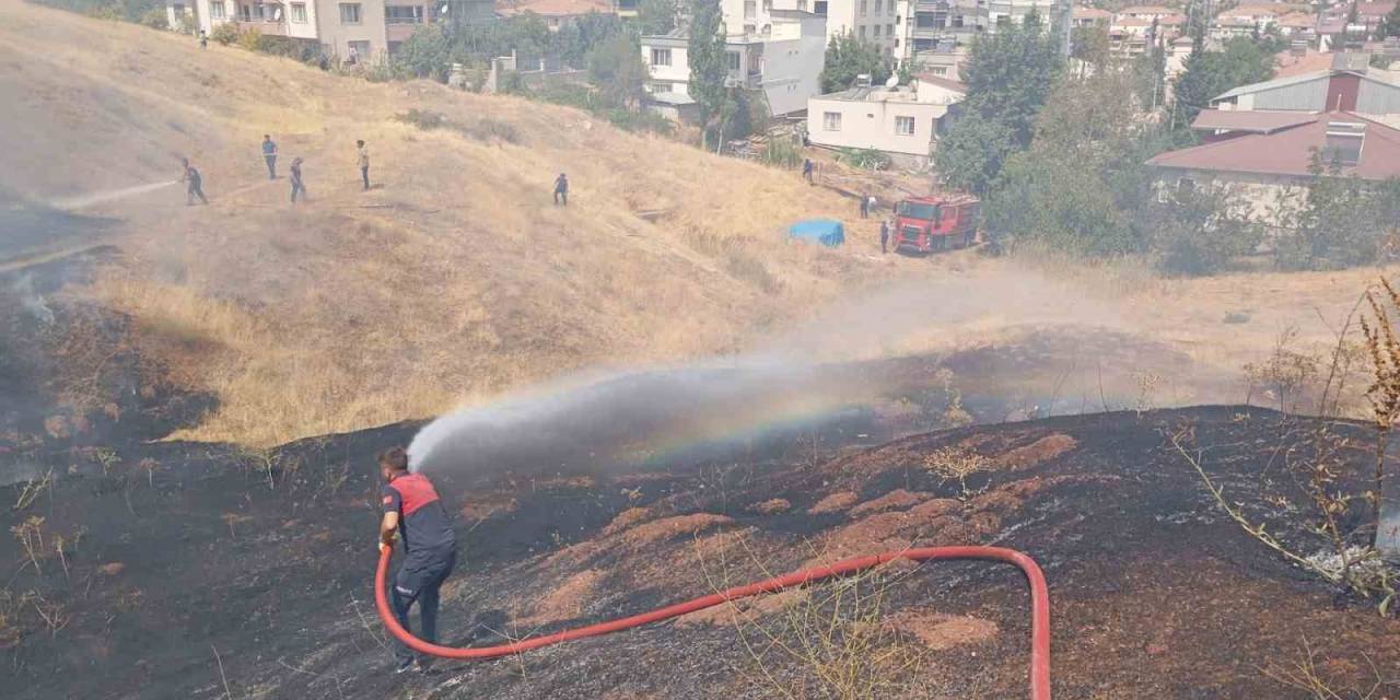 Gölbaşı’nda Otluk Yangınında 50 Dönümlük Alan Zarar Gördü