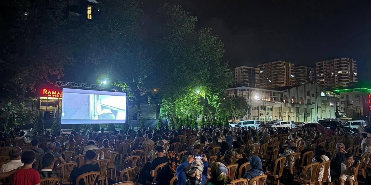 Trabzon’un İlçeleri Yazlık Sinema İle Tanışıyor